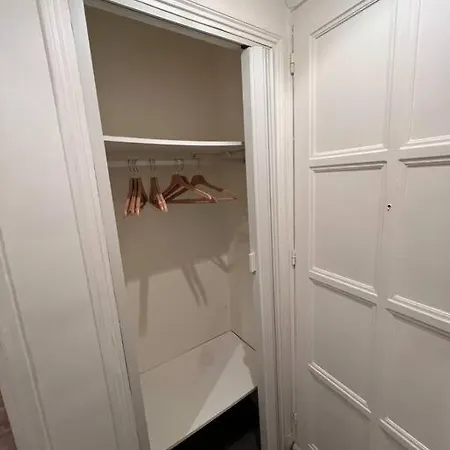 Warm Studio Next To Place Italie - Mp52b